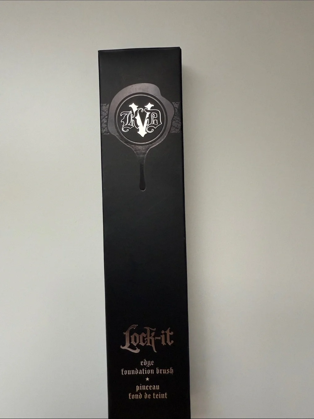 NEW KAT VON D FOUNDATION BRUSH #10